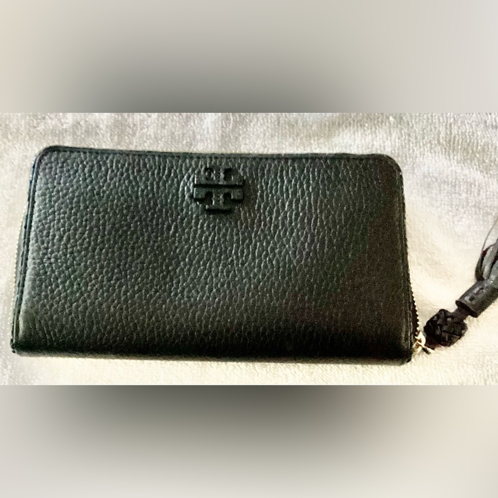 Black zip around Tory Burch ladies wallet